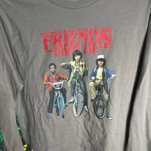 Stranger Things ‘Friends Don’t Lie’ Long Sleeve Tee - Gray Size Medium